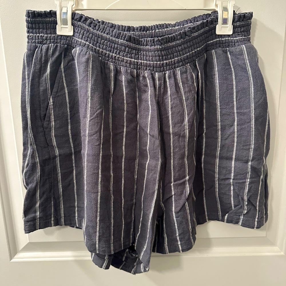 Comfortable grey and white shorts